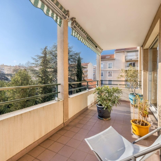  Annonces LYON 8EME : Appartement | LYON (69008) | 85 m2 | 299 000 € 